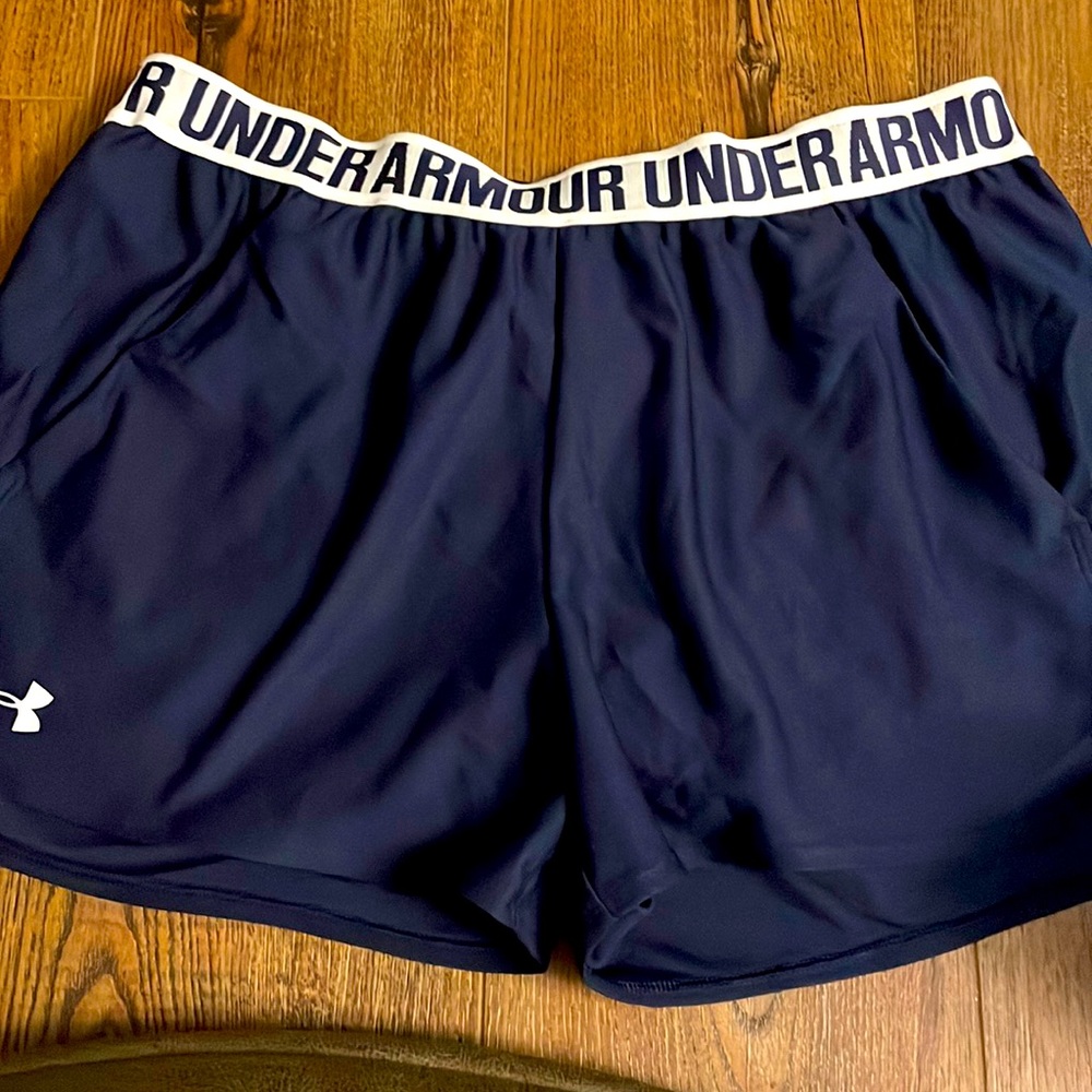 Navy under armor, athletic shorts